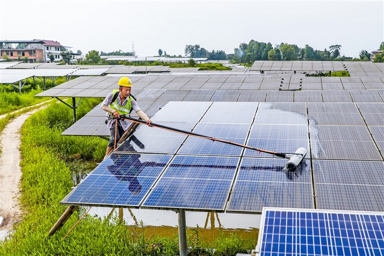 艾伦你反水了？《进击的巨人》新图引发关注“三亿体育”