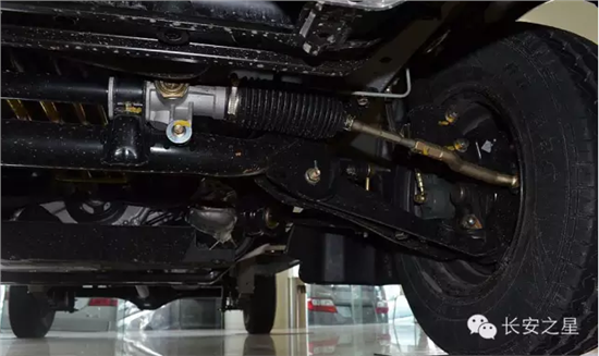 乔大帝又被玩坏了！《权力游戏》演员抱狗图被恶搞【三亿体育官网