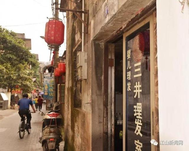 海贼王漫画906话汉化版更新：明哥或被暗杀？圣地秘密即将揭晓